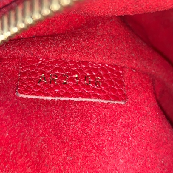 {Louis Vuitton} crossbody - Picture 7 of 11